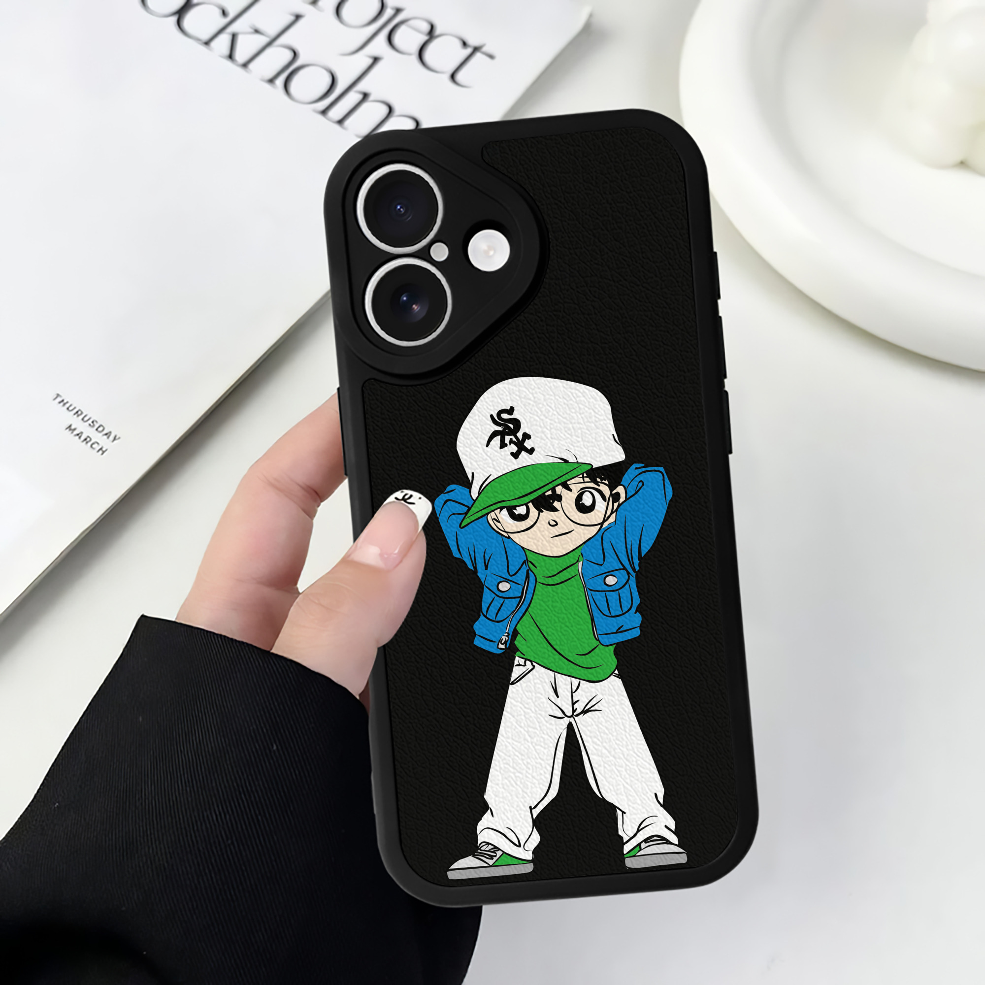 （画像用） 名探偵コナン 江戸川 コナン Detective Conan Conan Edogawa 【iPhone 16シリーズ対応】シリコンスマホケース（レザー調） 材質：シリコン